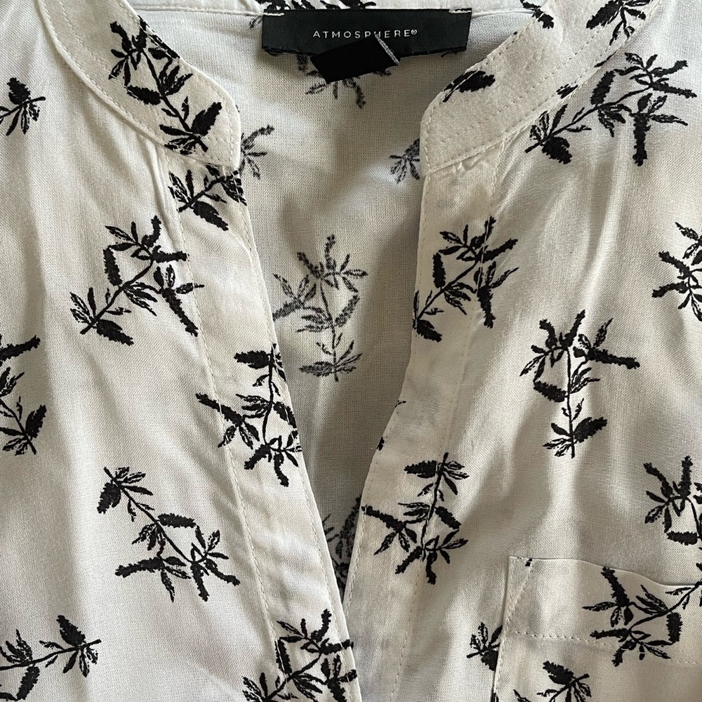 Women blouse - Picture 4 of 5